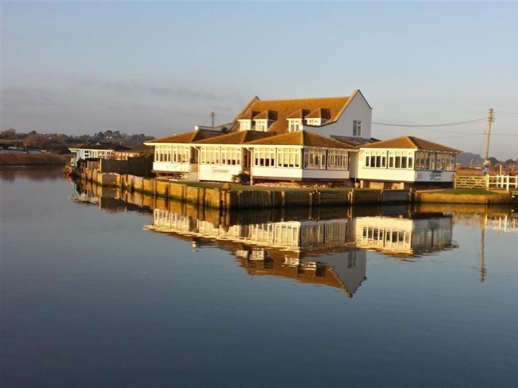 The Boardwalk Villa West Bay Eksteriør bilde
